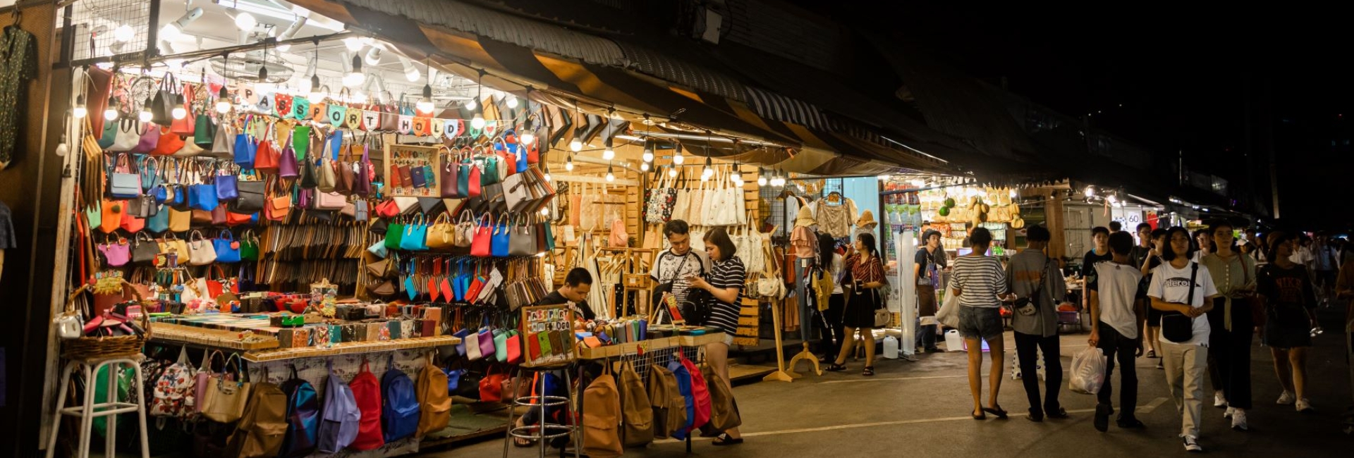 <strong>Top 10 Best Night Markets in Bangkok – Bargain Tips on Bangkok Street</strong>