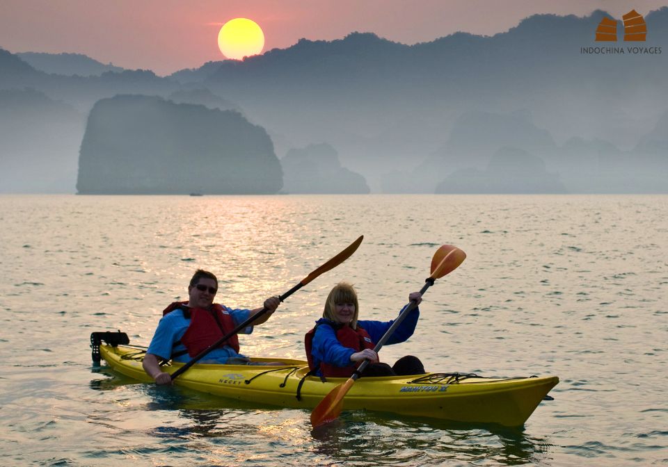 kayaking in halong bay