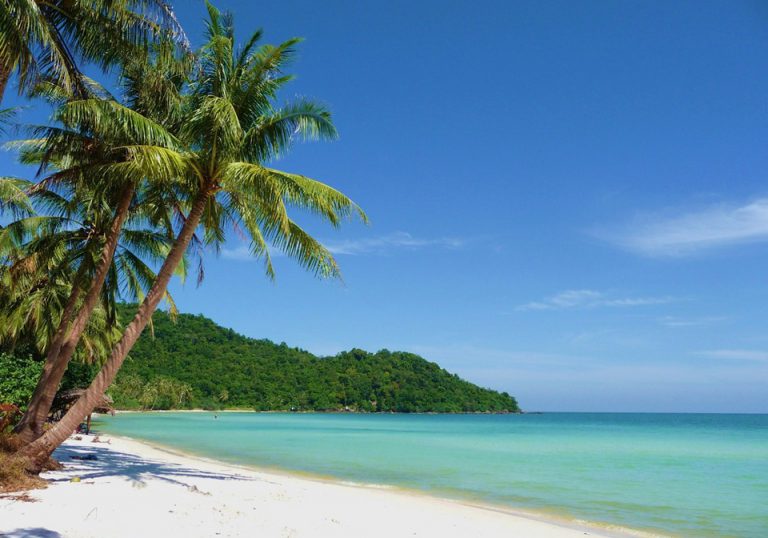 Top 8 pristine beaches in Vietnam - Vietnam tours 2020