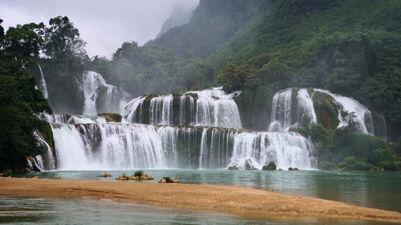 Uncover Ban Gioc Waterfall: A Visual Feast in Vietnam