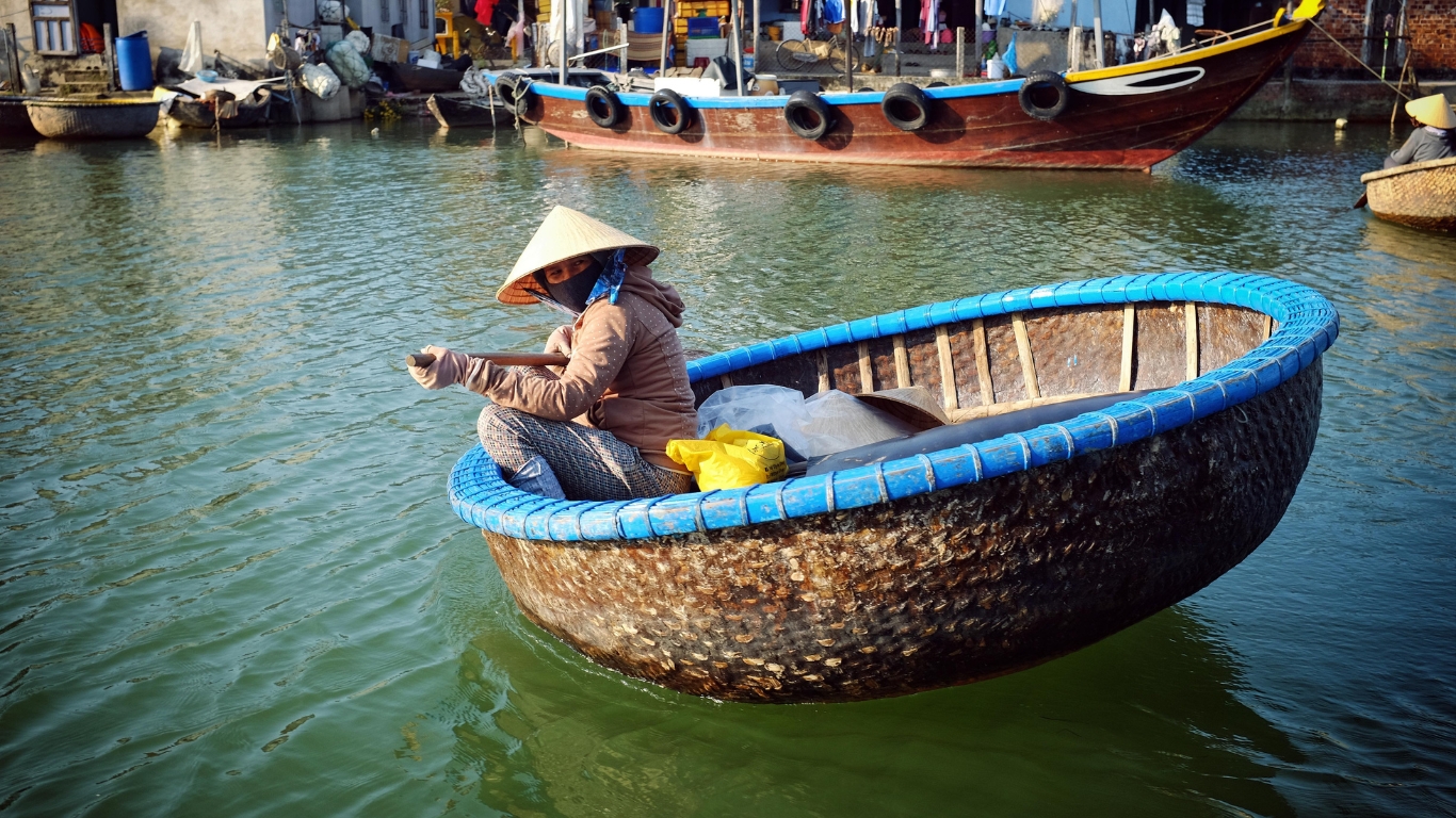 Basket Boat in Thu Bon River