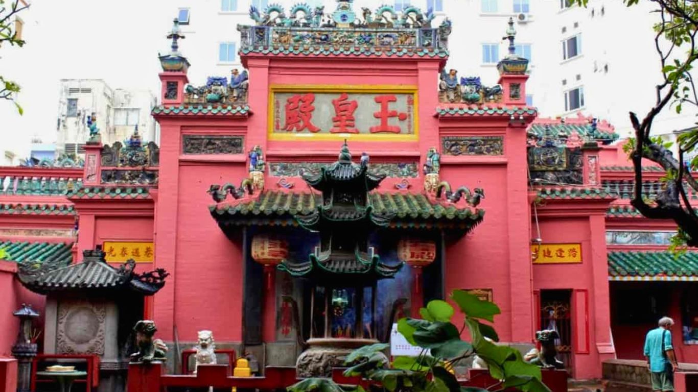  Ngoc Hoang Pagoda
