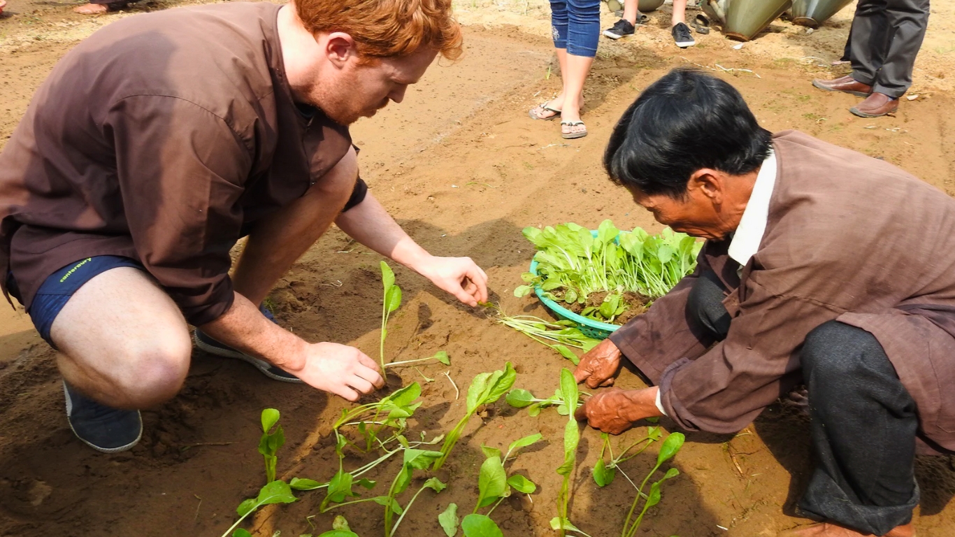 Experience a daily life of farmer in the village