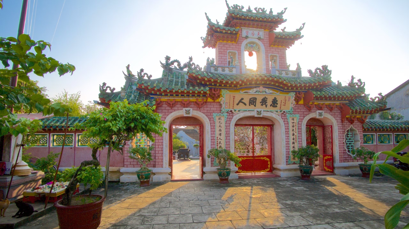 Charming Phu Kien Pagoda