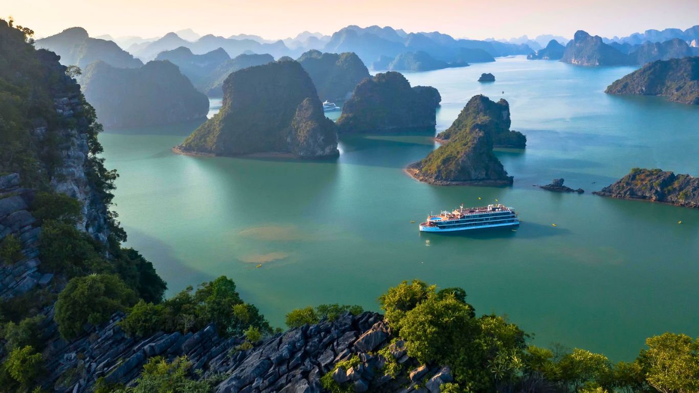 Marvelous Heritage of the World Halong Bay