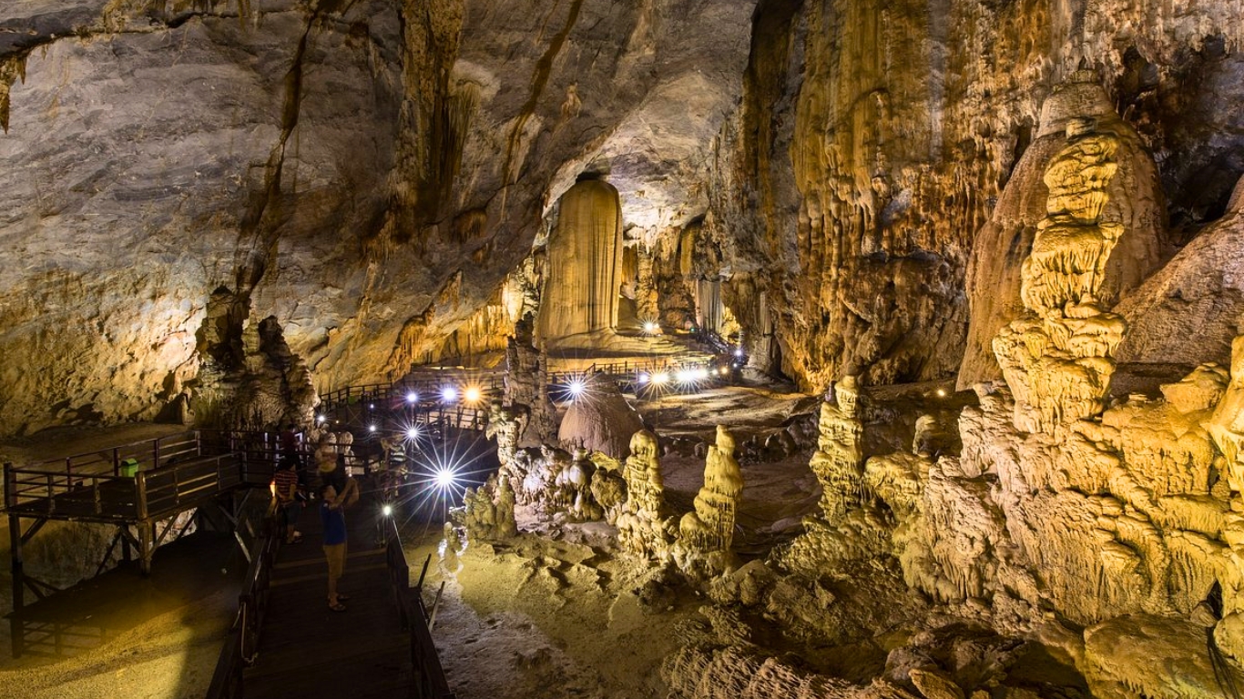 How to Get to Paradise Cave Phong Nha Vietnam? – A Complete Travel Guide