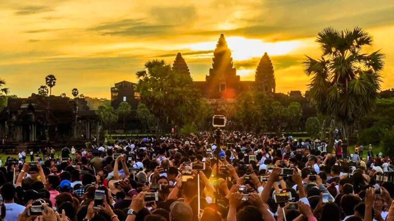 ace crowd in March in Angkor Complex