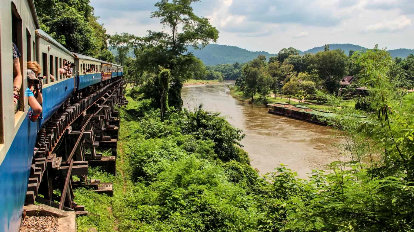 How to get from Bangkok to Kanchanaburi? Perfect short trip in Thailand