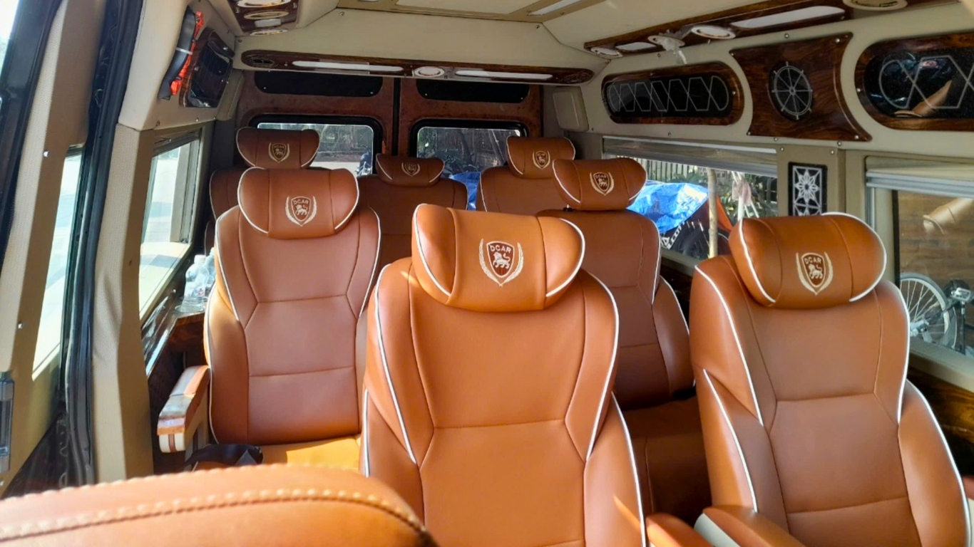 Inside the Limousine to Pu Luong