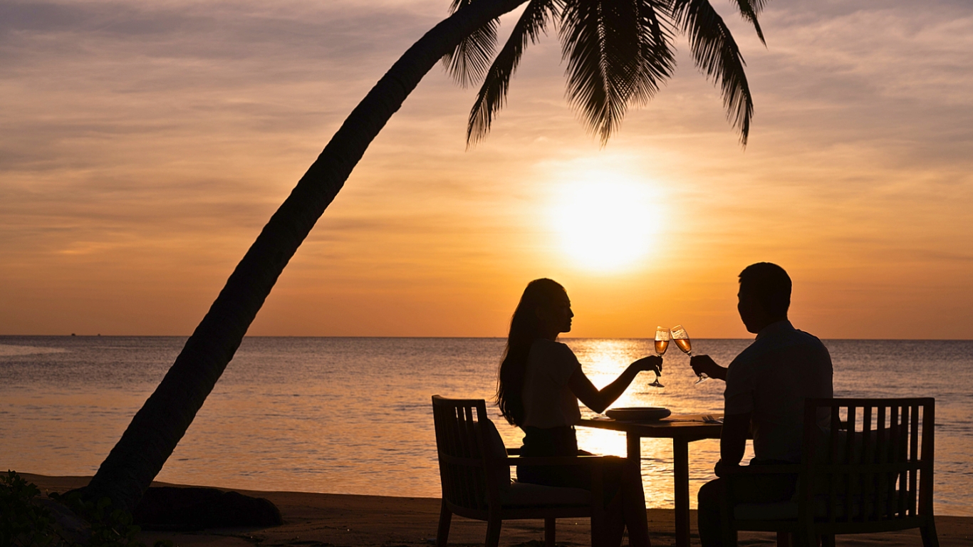 How to Get the Most Romantic Vietnam Vacations for Couples? Places to Go & Perfect Itinerary